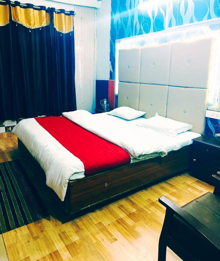 Hotel Holiday Dalhousie - Near Ghandhi Chowk Mall Road Екстериор снимка