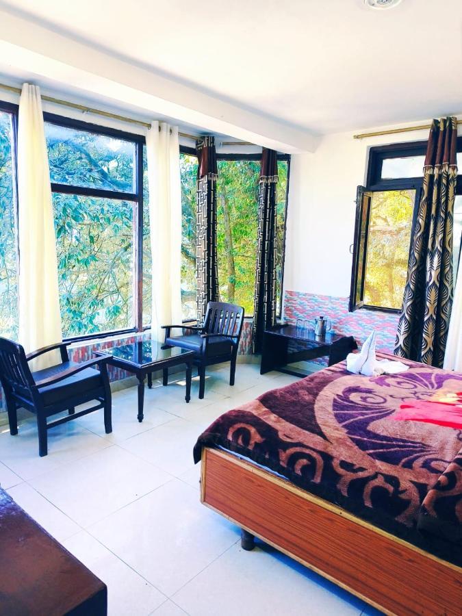 Hotel Holiday Dalhousie - Near Ghandhi Chowk Mall Road Екстериор снимка