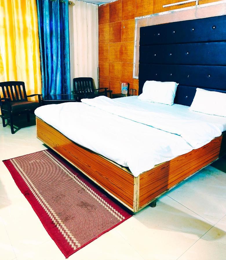 Hotel Holiday Dalhousie - Near Ghandhi Chowk Mall Road Екстериор снимка