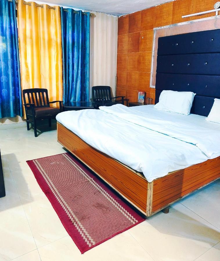 Hotel Holiday Dalhousie - Near Ghandhi Chowk Mall Road Екстериор снимка