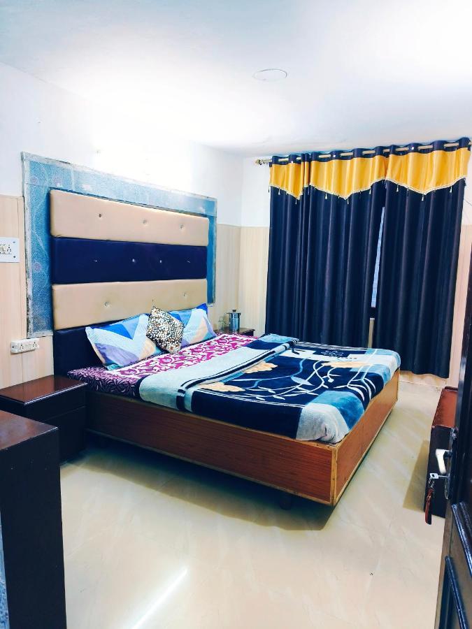 Hotel Holiday Dalhousie - Near Ghandhi Chowk Mall Road Екстериор снимка