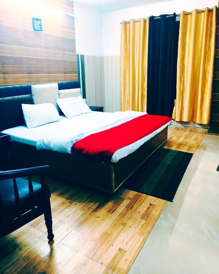 Hotel Holiday Dalhousie - Near Ghandhi Chowk Mall Road Екстериор снимка