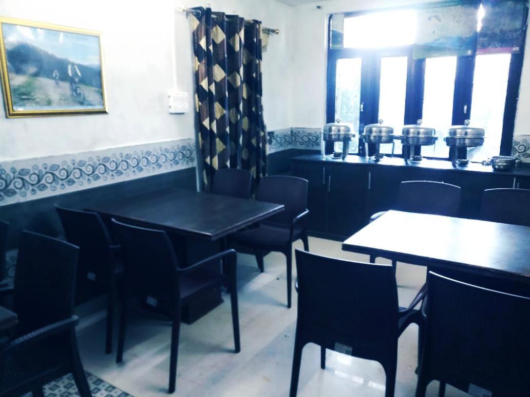 Hotel Holiday Dalhousie - Near Ghandhi Chowk Mall Road Екстериор снимка